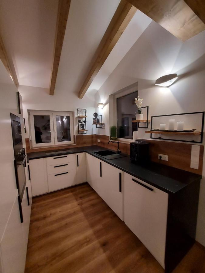 Auszeit Steiraland Penthouse 9 Mit Grossen Balkon Und Parkplatz Apartment Леобен Екстериор снимка
