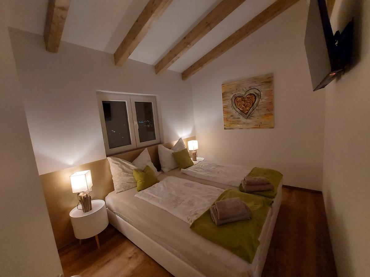 Auszeit Steiraland Penthouse 9 Mit Grossen Balkon Und Parkplatz Apartment Леобен Екстериор снимка