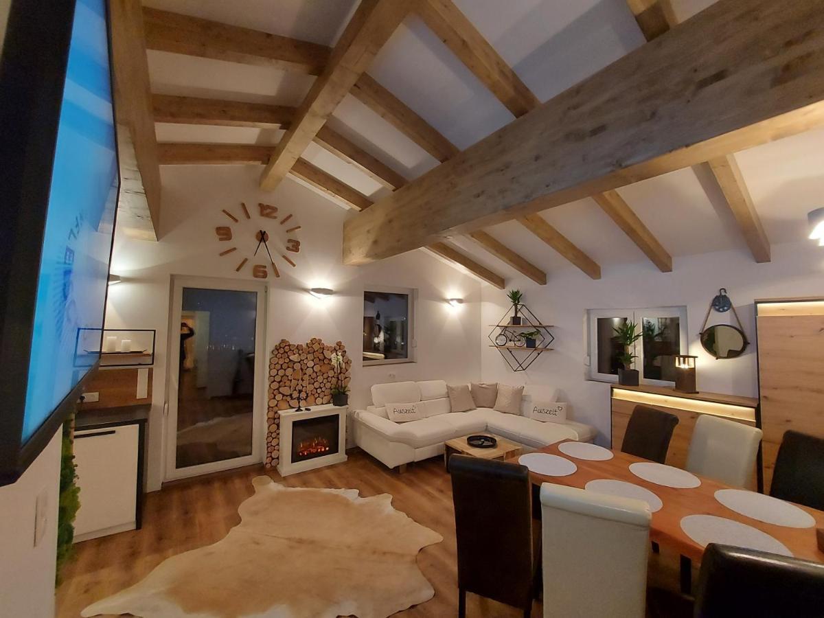 Auszeit Steiraland Penthouse 9 Mit Grossen Balkon Und Parkplatz Apartment Леобен Екстериор снимка