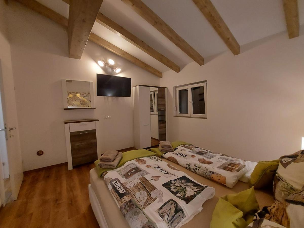 Auszeit Steiraland Penthouse 9 Mit Grossen Balkon Und Parkplatz Apartment Леобен Екстериор снимка