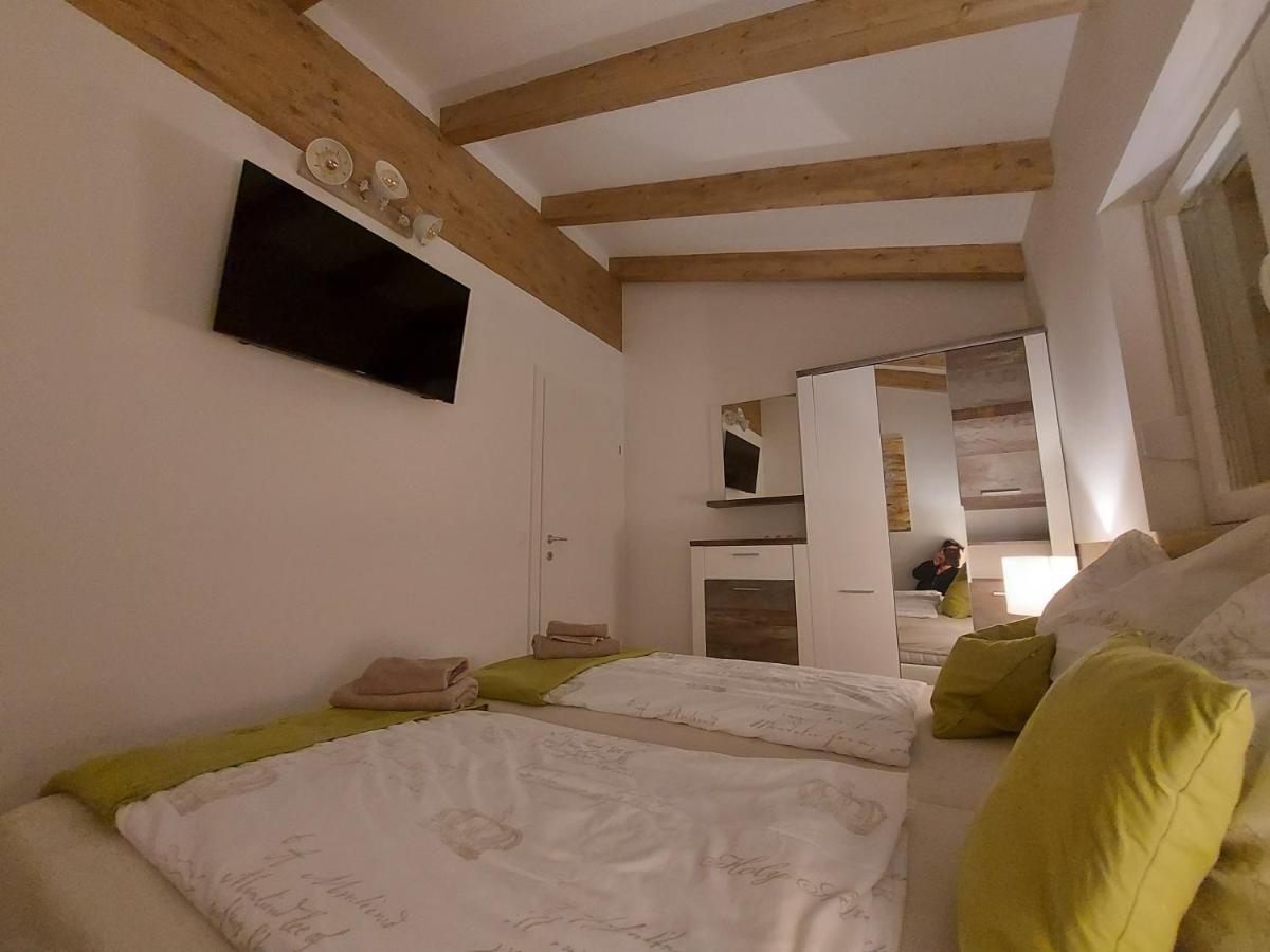 Auszeit Steiraland Penthouse 9 Mit Grossen Balkon Und Parkplatz Apartment Леобен Екстериор снимка