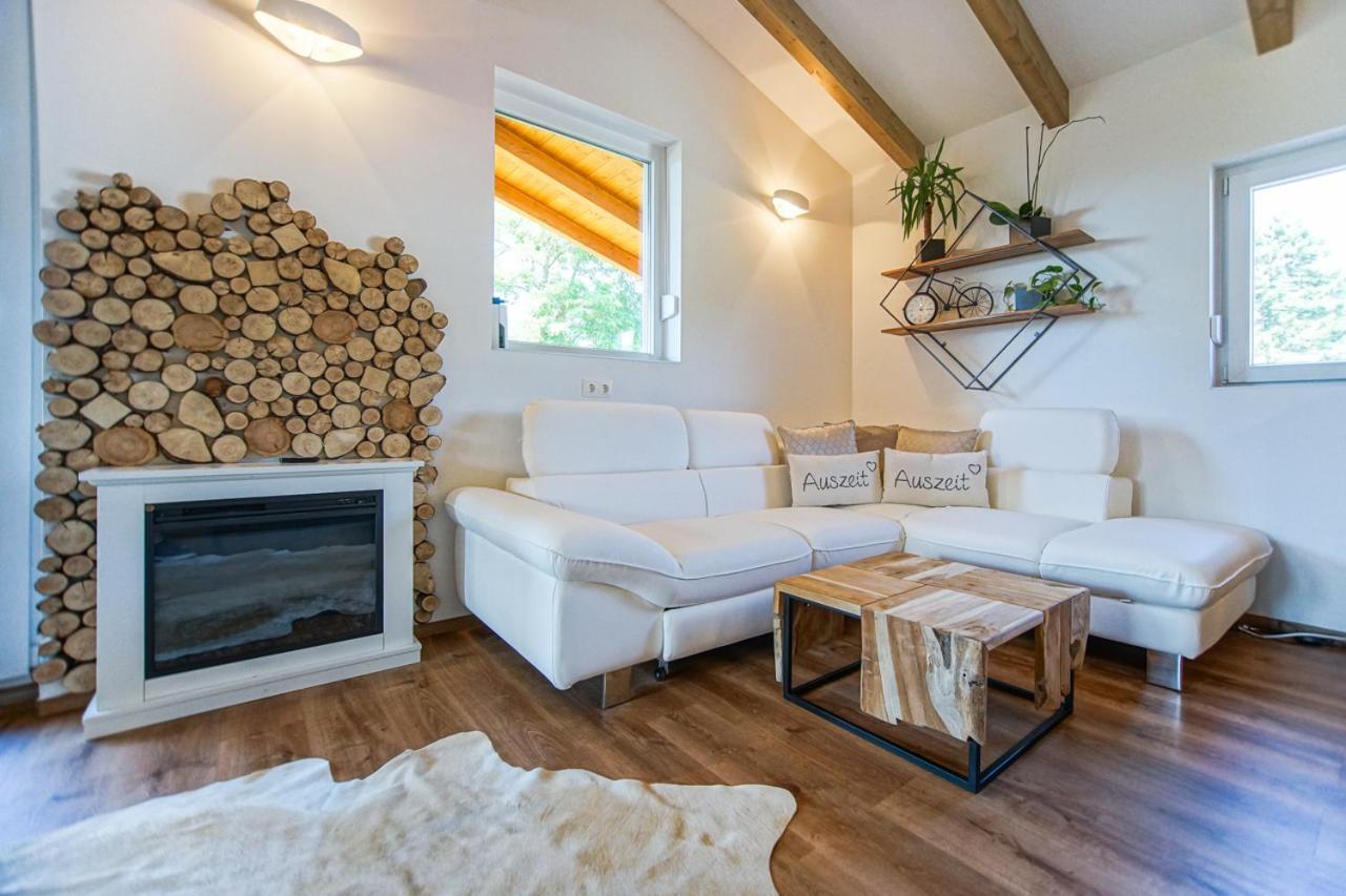 Auszeit Steiraland Penthouse 9 Mit Grossen Balkon Und Parkplatz Apartment Леобен Екстериор снимка