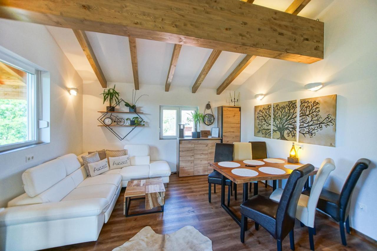 Auszeit Steiraland Penthouse 9 Mit Grossen Balkon Und Parkplatz Apartment Леобен Екстериор снимка